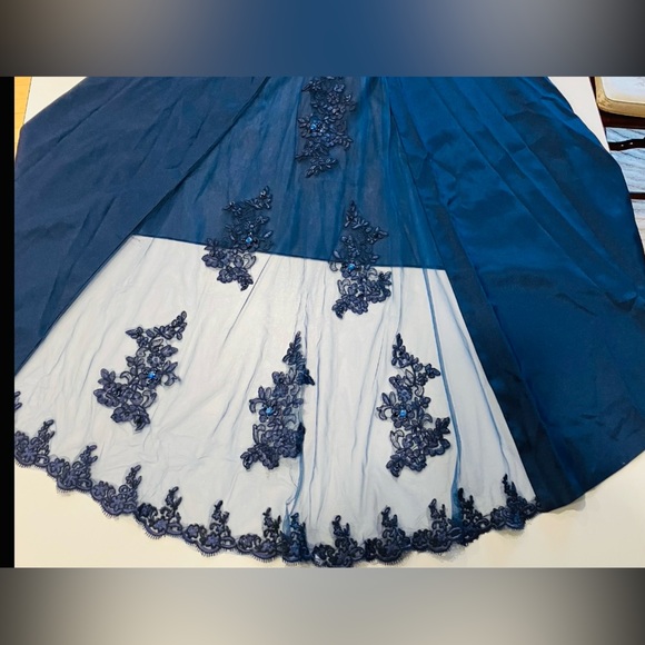 Lot of 4 Bridesmaid Dresses Navy Blue Sz 2/4 & 6 W/ Lace & Beadwork & TRAIN! NWT - Picture 7 of 8